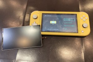 Switch lite
液晶交換修理