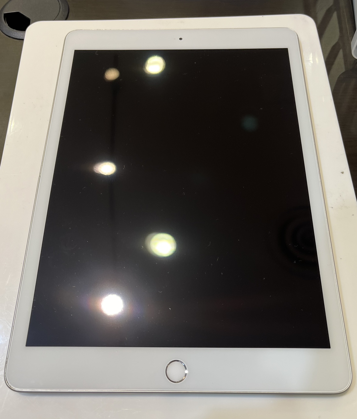 iPad第７世代　画面修理　歪み矯正修理【大崎市】