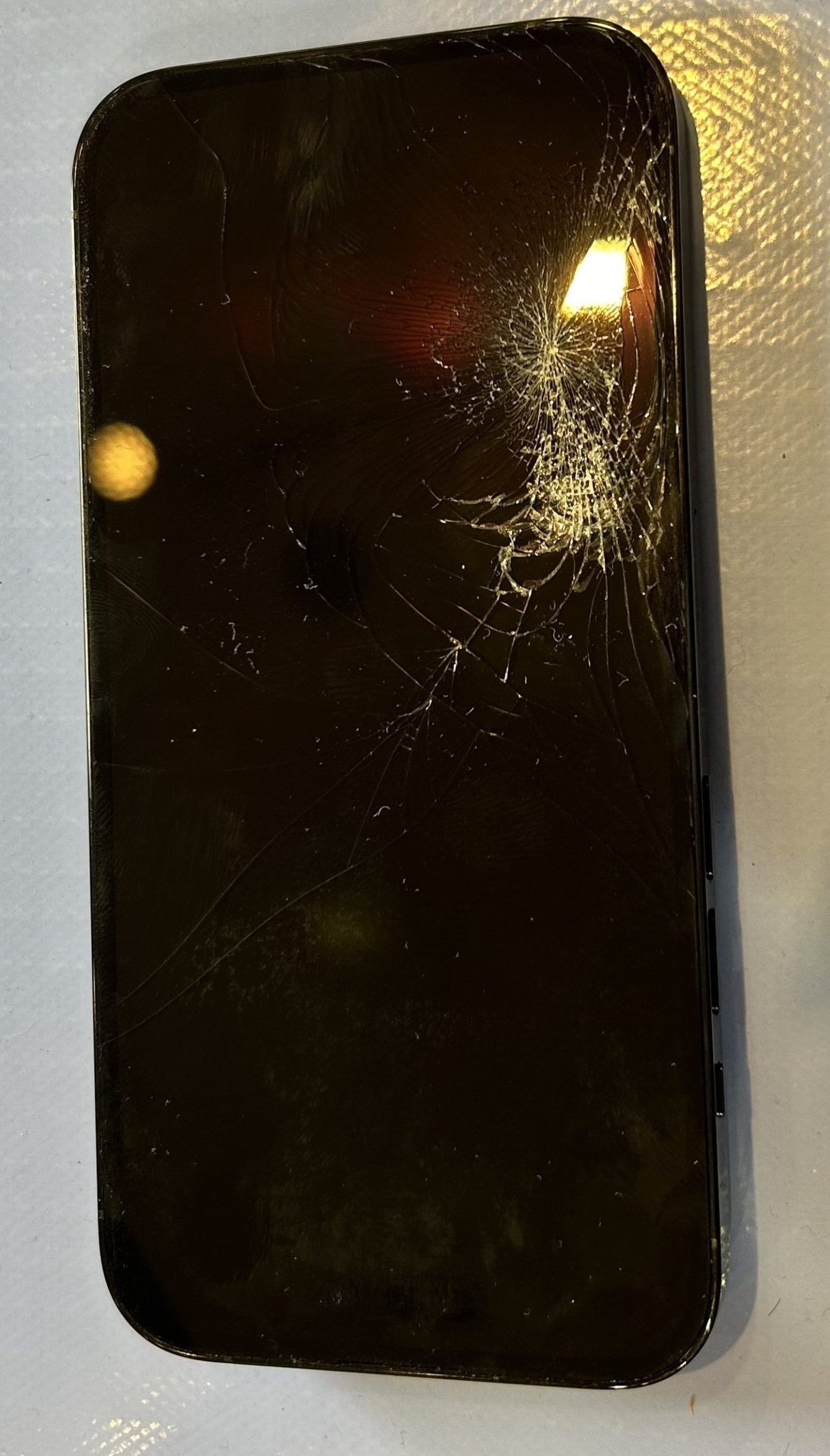iPhone14Pro画面割れ交換修理【大崎市】