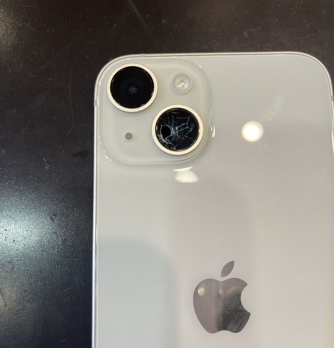 iPhone14　バックカメラ破損　レンズ交換修理【登米市】