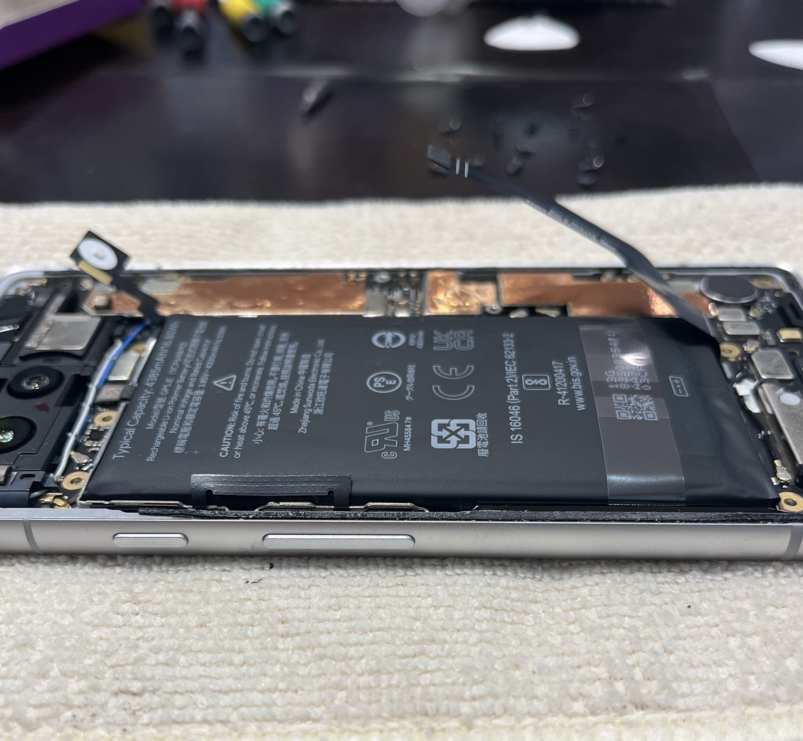 GooglePixel7a　バッテリー膨張　交換修理【東松島市】
