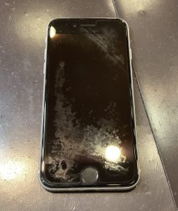 iPhoneSE第2世代、画面の汚れ