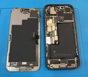 iPhone15Pro液晶交換中