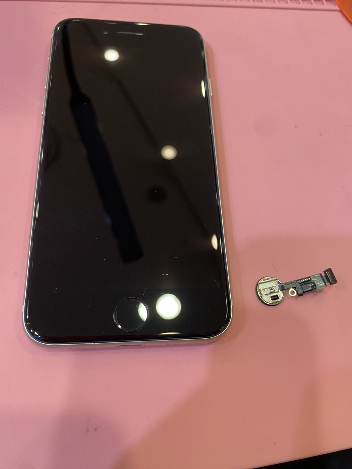 【石巻店】iPhoneSE2　ホームボタン交換【登米市よりご来店】