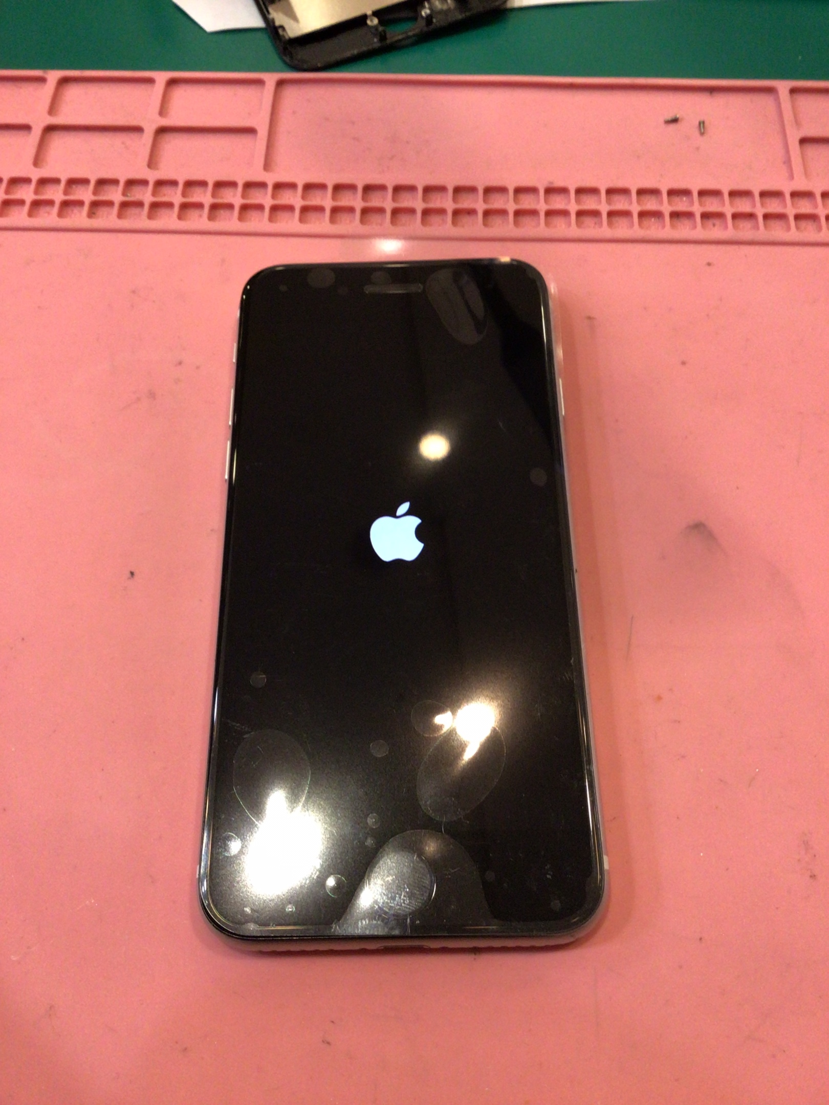 【石巻店】iPhoneSE第2世代　画面交換修理【松島町よりご来店】